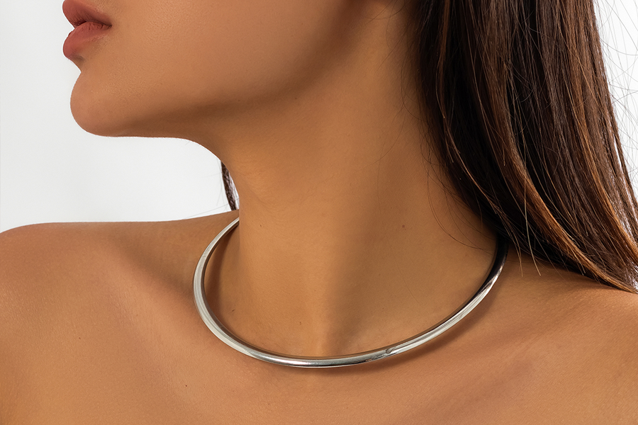 Minimalist Gold Choker Styles for Women